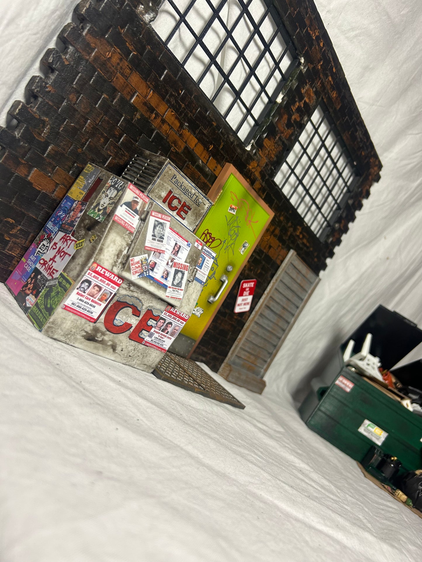 Miniature Ice machine