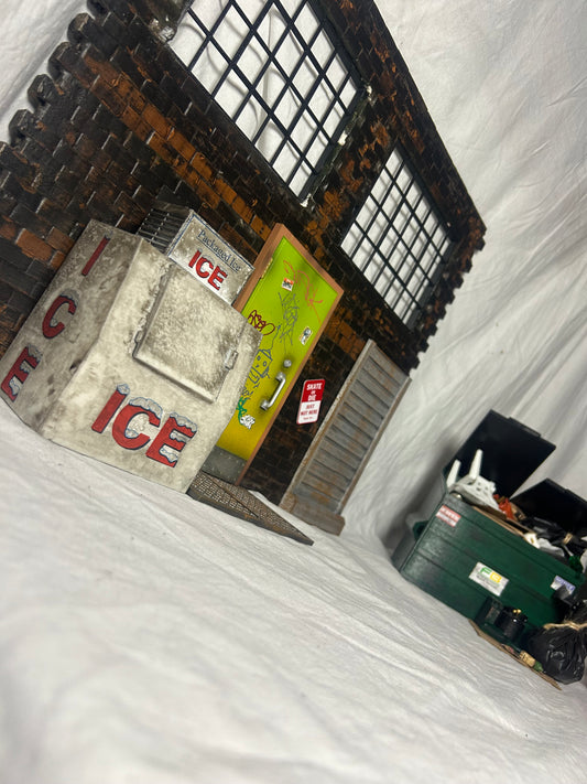 Miniature ice machine