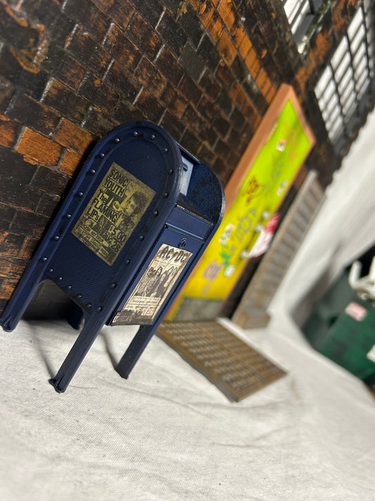 Trash can