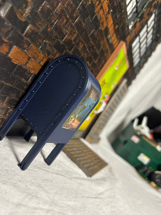 Trash can