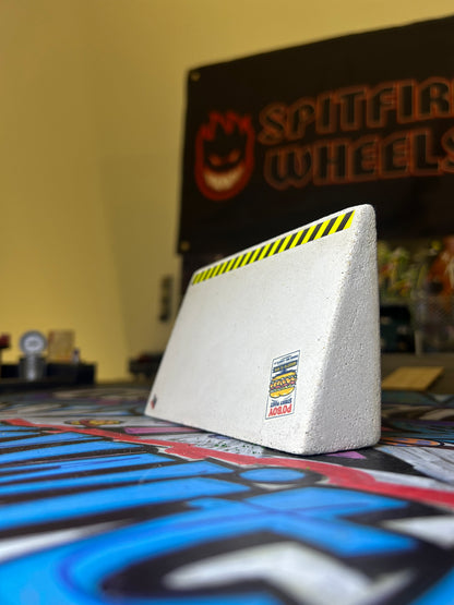 Concrete Kicker / Wallride