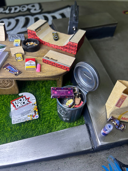 Miniatures / Trash