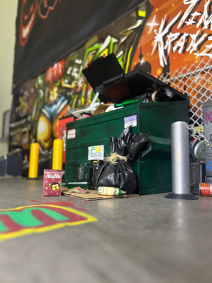 Miniatures / Trash