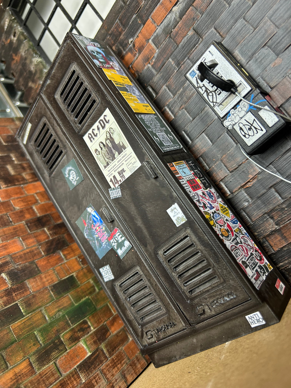 Ghetto OldSchool Lockers (Fingerboard Storage)