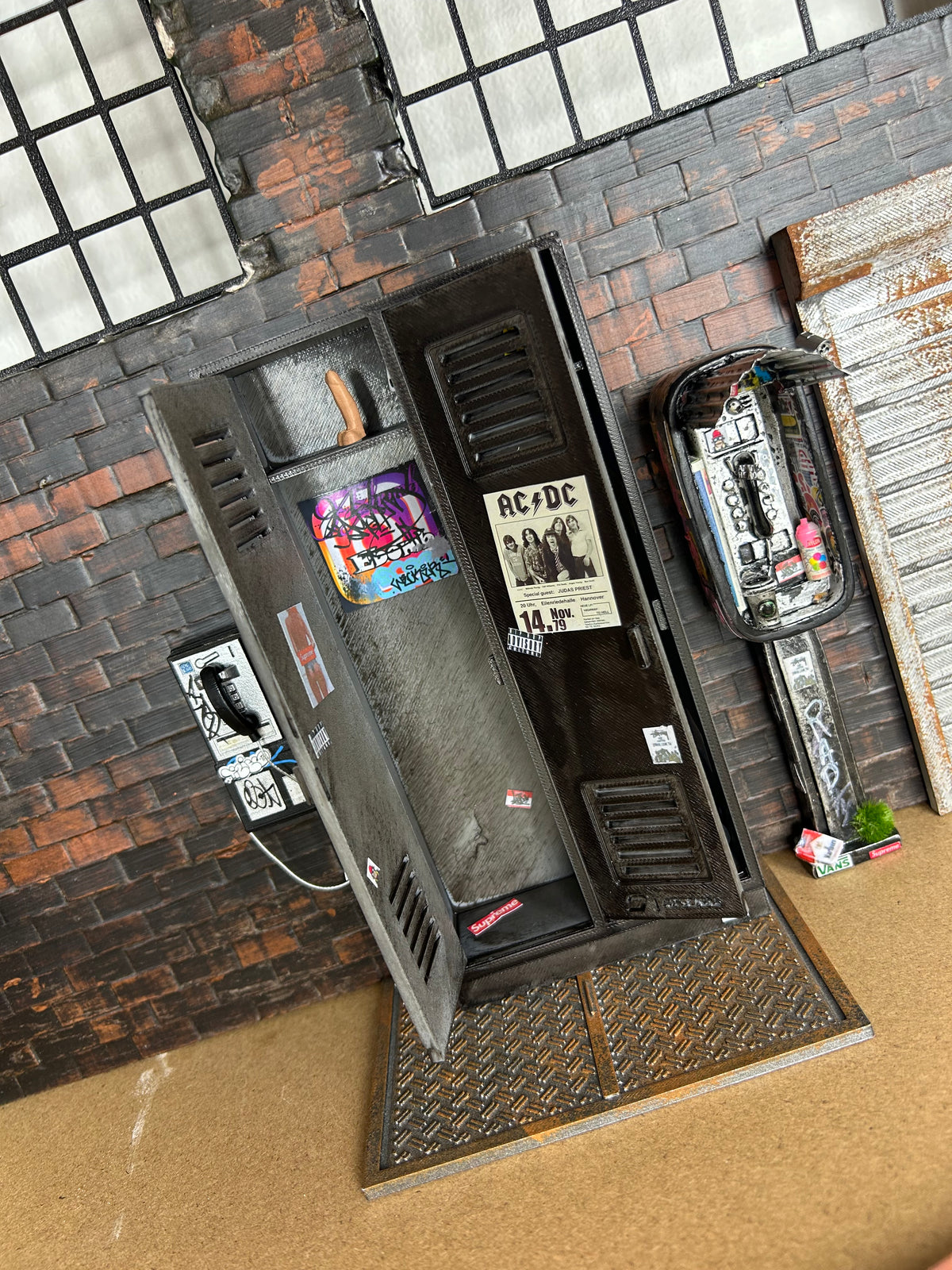 Ghetto OldSchool Lockers (Fingerboard Storage)